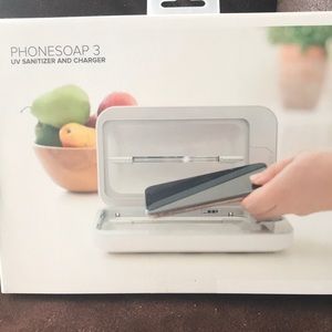 Phonesoap 3 UV sanitizer and charger,color white, never opened